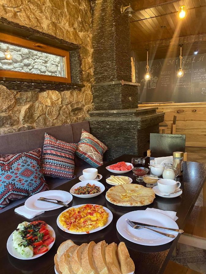 Guest House Nikala 메스티아 외부 사진