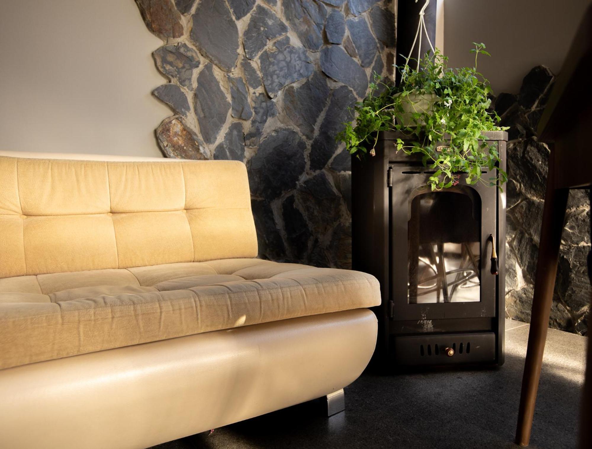 Guest House Nikala 메스티아 외부 사진
