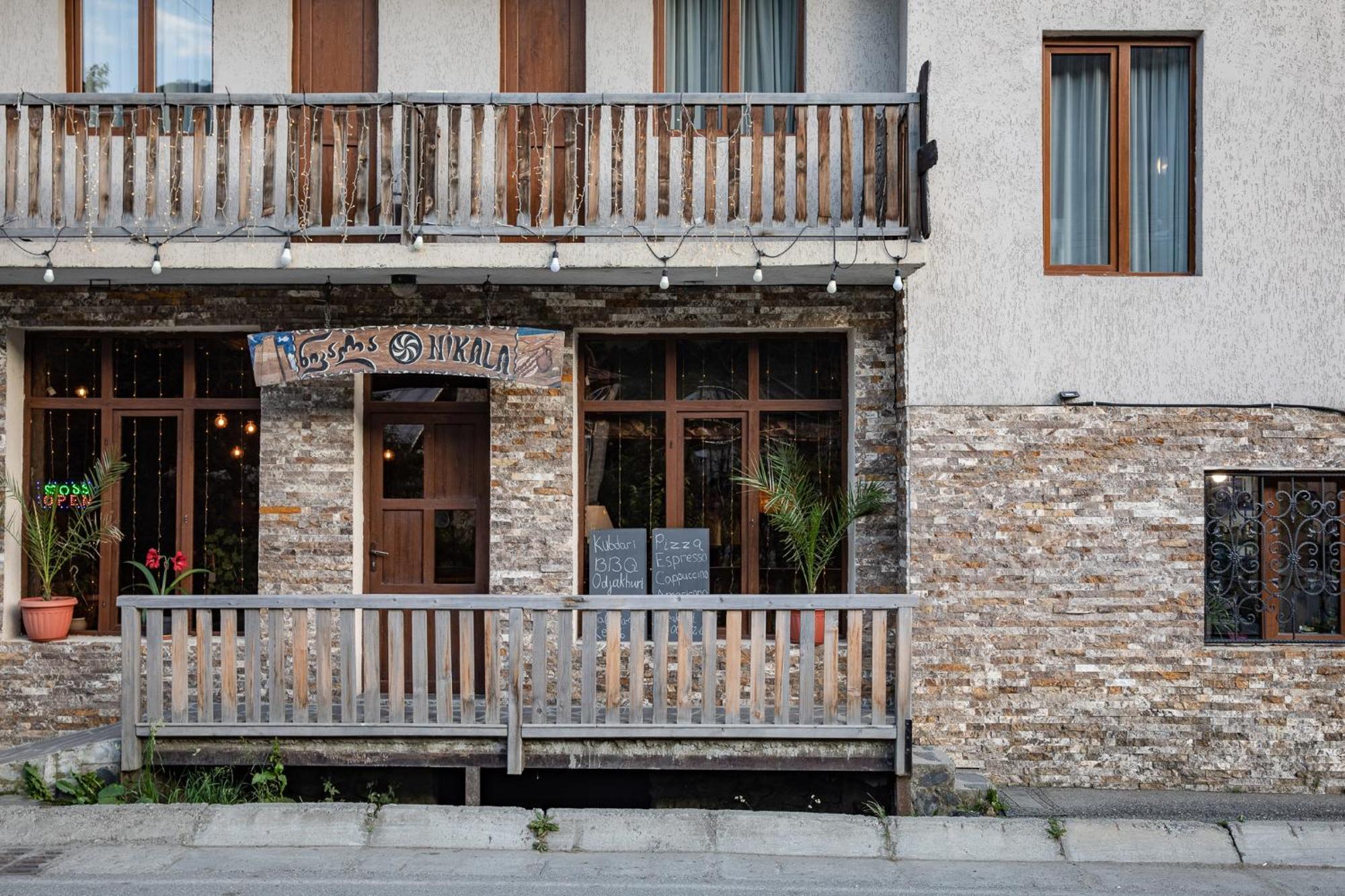 Guest House Nikala 메스티아 외부 사진