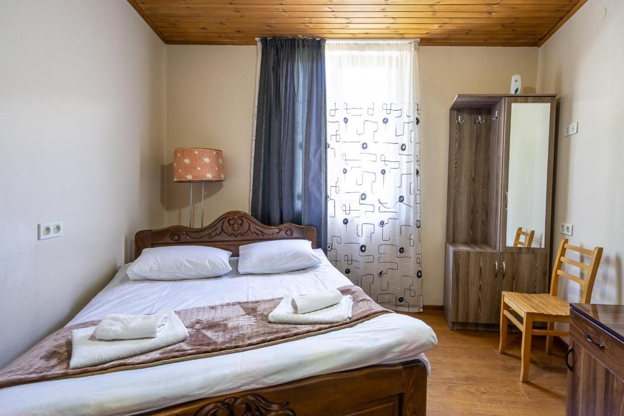 Guest House Nikala 메스티아 외부 사진