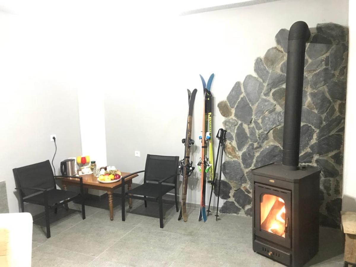 Guest House Nikala 메스티아 외부 사진